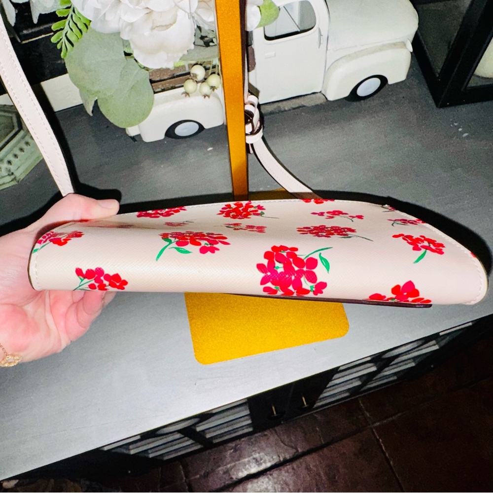 Kate Spade Perry White Leather Floral Crossbody Bag - EUC - Retails $239 - Picture 15 of 16